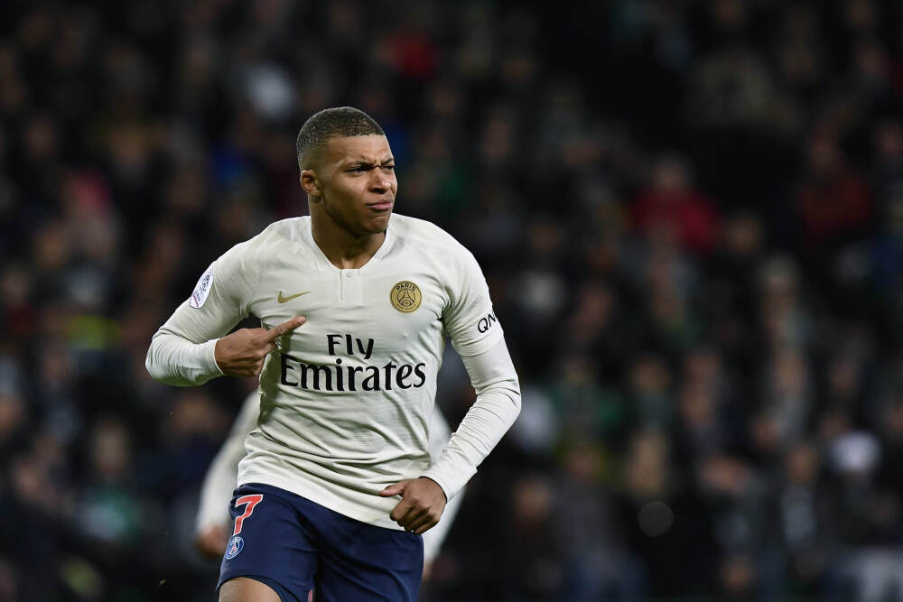 “最忙五人组”疑云：一起批量造假引发的懒政与谋利追问